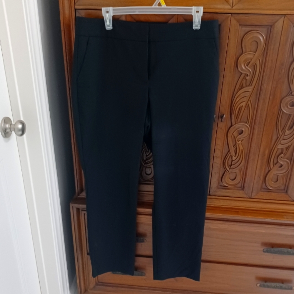Ann Taylor Dress Cropped Pants in Black Size Curvy 10